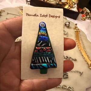 Pamela Iobst Designs Dichroic Fused Glass Christmas Tree Pin/Brooch